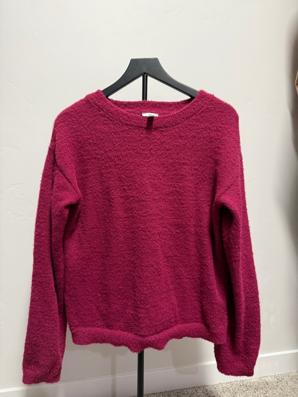 dip Plush Scoop Neck Sweater in Berry